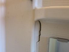 キャビネット割れ