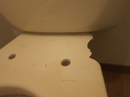 トイレのベンキ欠け補修