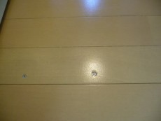 ビス穴補修