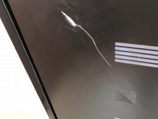 玄関扉の傷