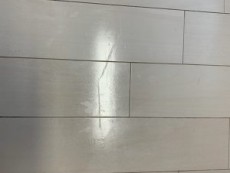 冷蔵庫搬入時の床ヘコミ