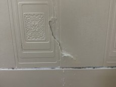 ユニットバス壁ワレ