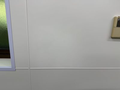 工場壁　配線穴補修